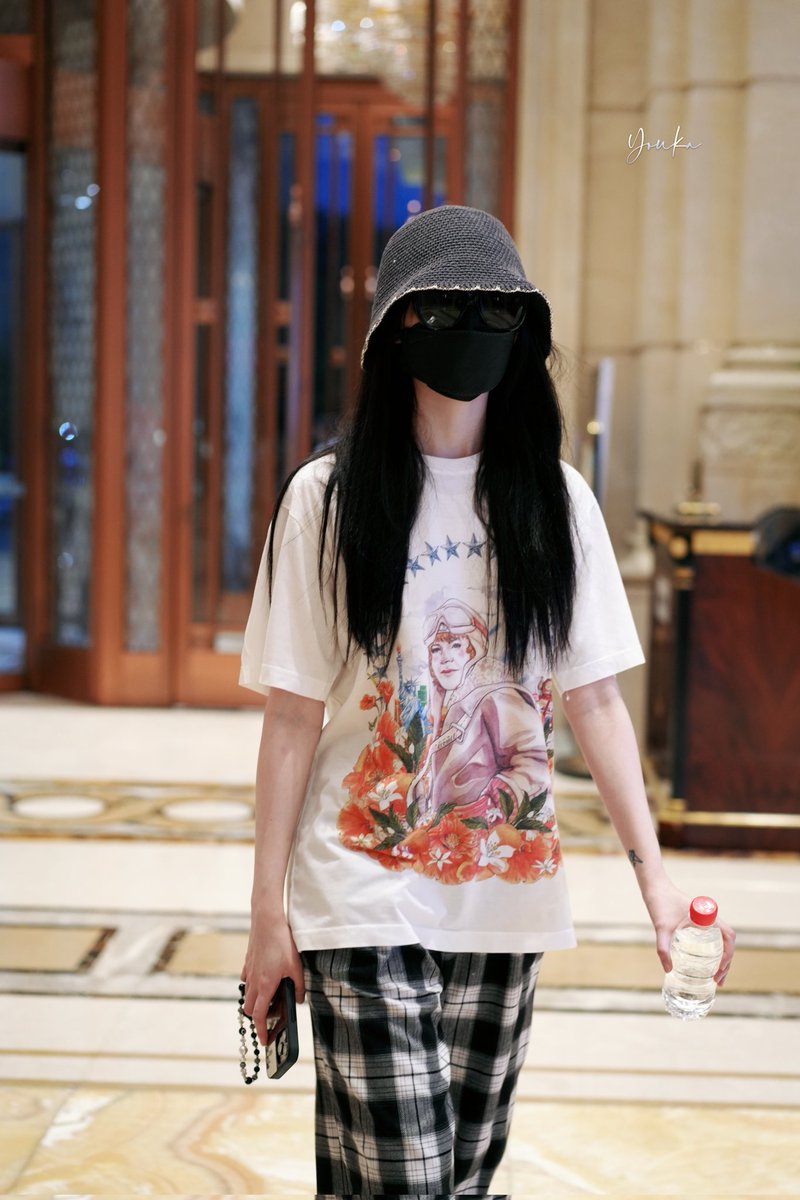 NeneThaiFans's tweet photo. 110823 • Nene off work

น้องเน่ซ้อมโชว์เสร็จกลับที่พักแล้ว พรุ่งนี้รอดู Live งานช่วง18.20น. กันที่ลิ้ง https://t.co/fa2b1lcVxS ได้เลย✌️✌️ [2]

Cr.ภาพ 
https://t.co/onvzUPpryy

@nnenevader 
#QQSpeedMobile
#เนเน่ #Nene郑乃馨 https://t.co/ZnefYQE1Fh