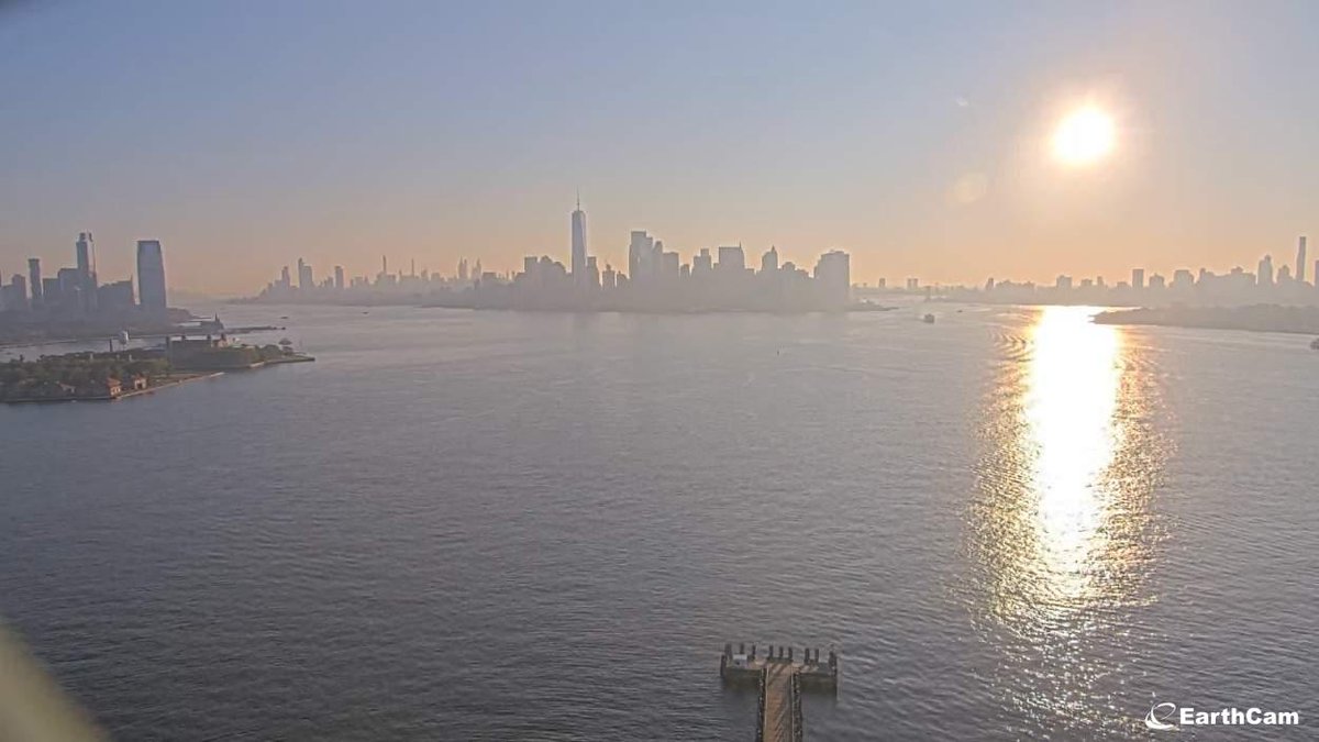 NWSNewYorkNY's tweet photo. 🌞😎Good morning and happy Friday! Today will be sunny and dry with highs in the mid to upper 80s. #NYwx #NJwx #CTwx https://t.co/RV39iAegtO