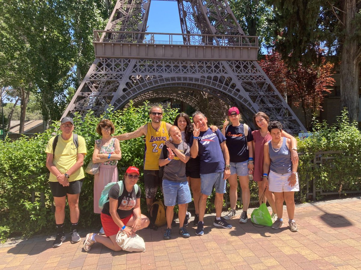 Grupo_Envera_'s tweet photo. Os deseamos un #FelizFinde desde el @patraccionesmad, donde lo hemos pasado en grande disfrutando de sus atracciones y de su recibimiento con los brazos abiertos a las personas con discapacidad intelectual #DisFriendly https://t.co/KlEbE0N9BI