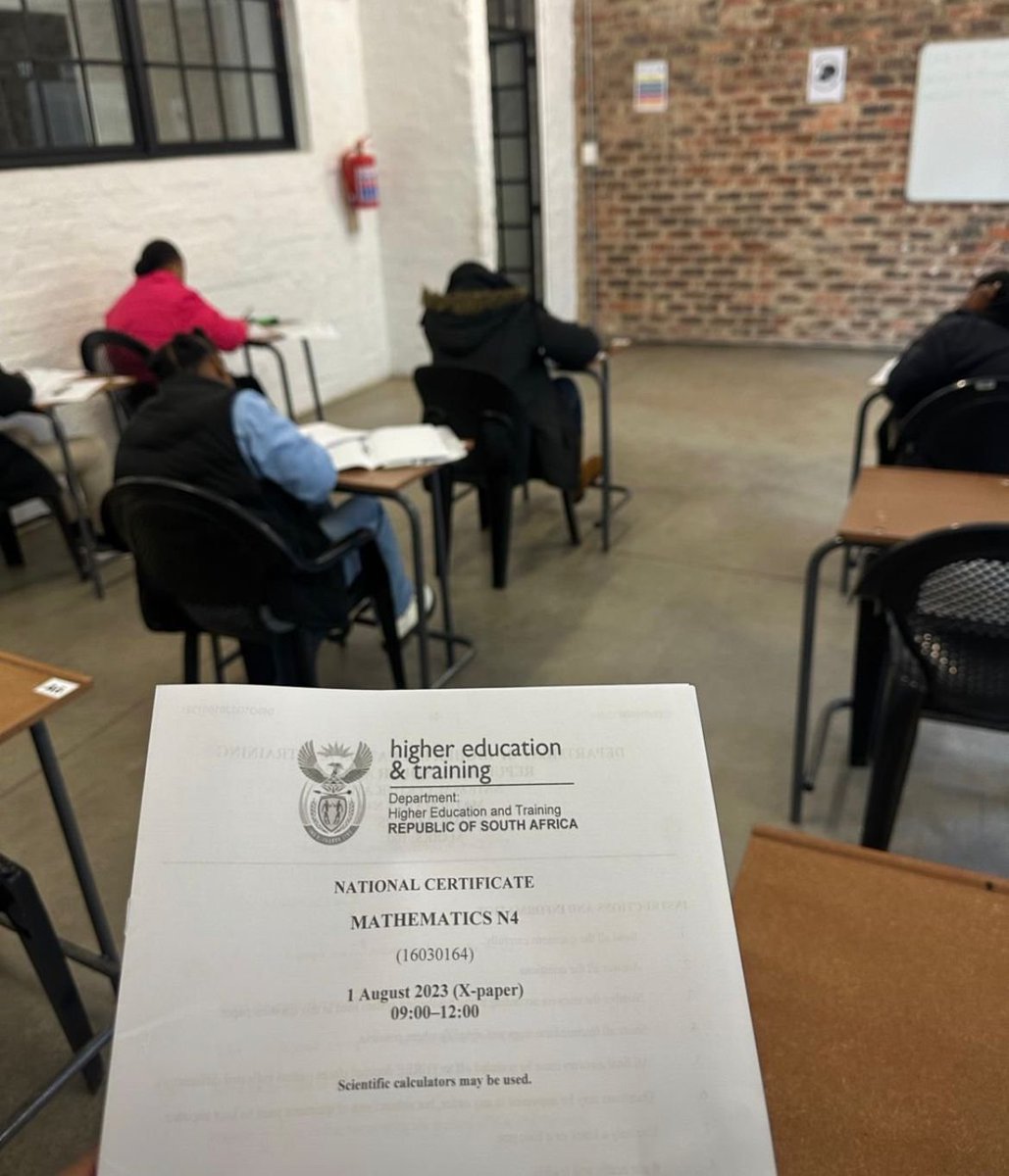 KasiEconomy's tweet photo. His Name is Silindile Nqala (30) from a small town in the Eastern Cape called "Mthatha". He is the Founder of Plainview College (Private). The college has two Campuses and they are located in Mthatha, Johannesburg (soon: DBN and CPT)

Courses offered:
Mthatha Campus:
* Public Management N4-N6
* Management Assistant N4-N6
* Financial Management N4-N6
(More courses  in 2024)
Extra Classes: Grd 10-12
Matric Rewrite
Skills Programs
_____
Contacts:
WhatsApp: 063 976-1336
Tel: 047 531-0917
Email: mthatha@plainviewcollege.co.za
____________
Johannesburg Campus:
* Electrical Enginnering N4-N6
* Mechanical Engineering N4-N6
(More Courses in 2024)
Extra Classes: Grd 10-12
Matric Rewrite
Skills Programs
_____
Contacts:
WhatsApp: 076 806-6486
Tel: 011 624 3559
Email: jhb@plainviewcollege.co.za
____________
                                  Our website:
               https://t.co/OYjX4qGd72
_________
TikTok: @plainviewcollege
Instagram: @plainviewcollege
Facebook: @plainviewcollegeJHB/ @plainviewcollegeMthatha