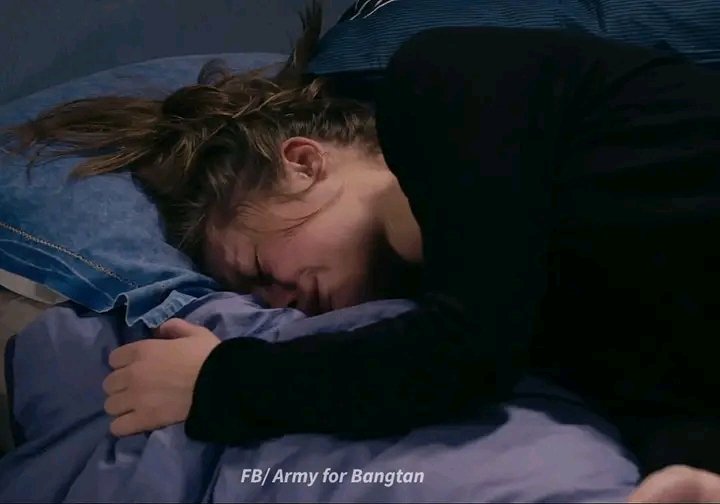 kth_you's tweet photo. Bueno Kim Taehyung si tanto extrañas a tu ex llévatelx a vivir a tu casa, que te haga stream 😤 https://t.co/qnlPaWD9FP