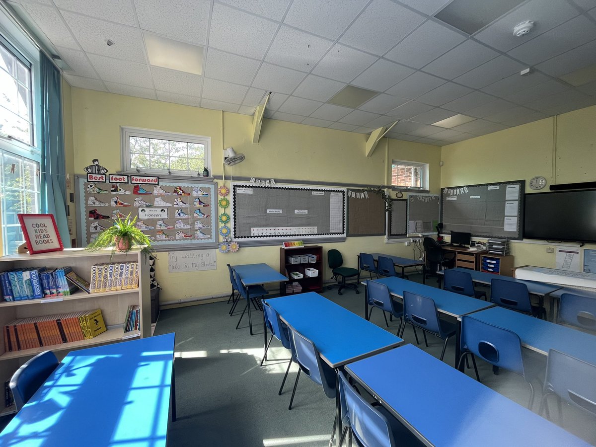 MrsVRooney's tweet photo. Classroom’s finally starting to come together! Less children this year… sooo nice to have some space to titivate ✨ https://t.co/i0ZqzuuqbO