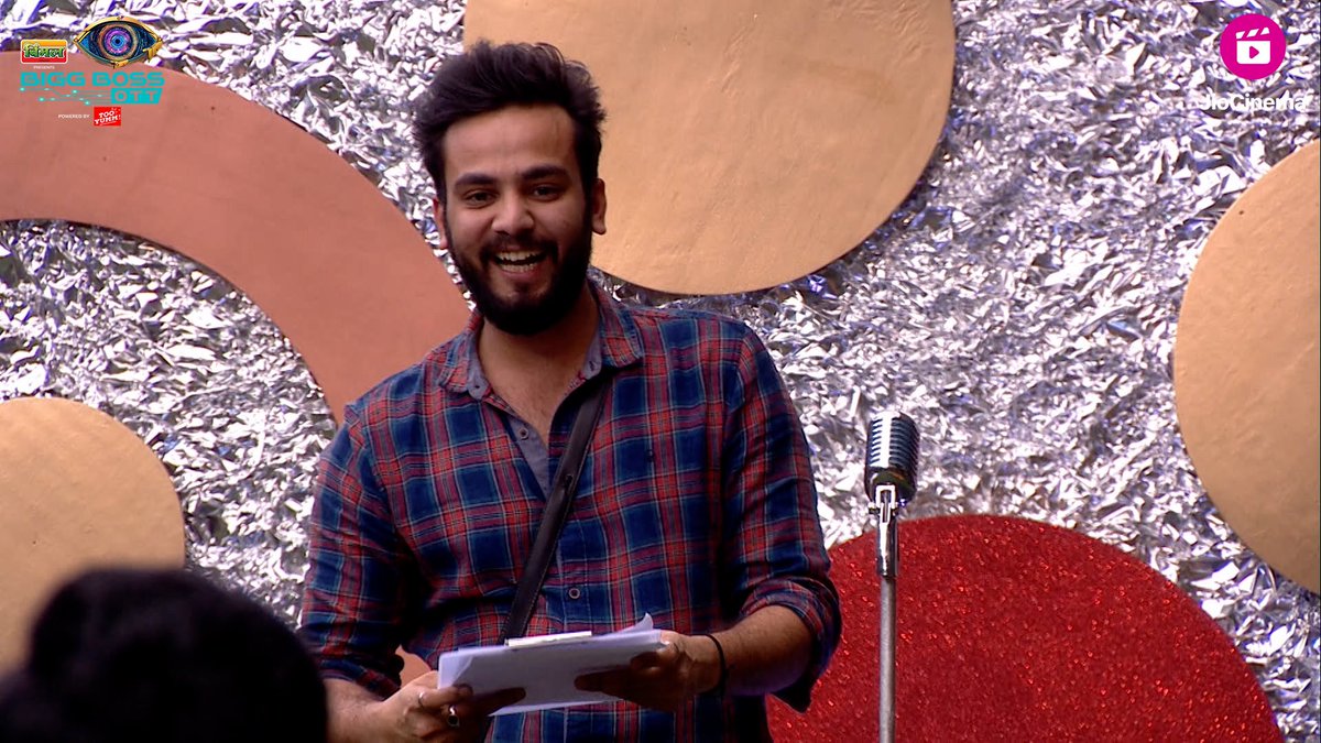 HotstarReality's tweet photo. Not between two ferns, humaare liye toh kaafi hai Elvish ke burns!🤭

Apne jokes se hila daala poora systumm!🫨

Watch #BBOTT2 24 hours live feed on #JioCinema for free!

https://t.co/Nfmj7B7eQd

#BBOTT2 #BBOTT2onJioCinema #BiggBossOTT2 #ElvishYadav https://t.co/xRQqEpQP1I