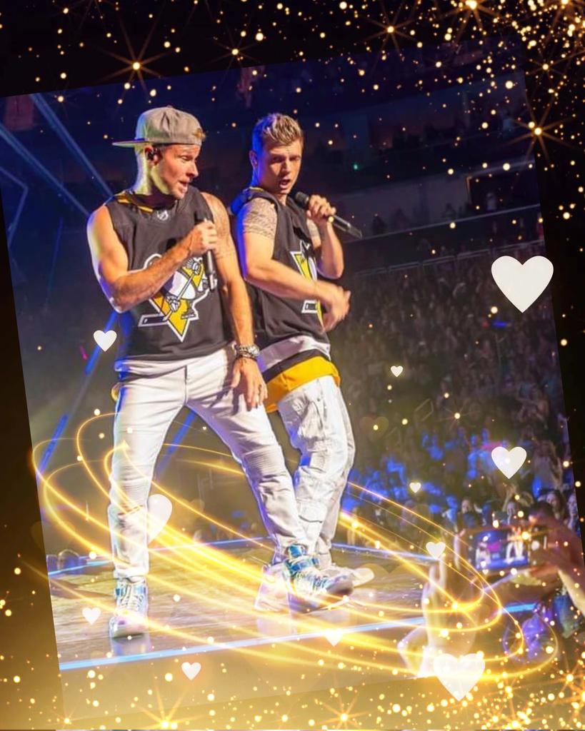 ChandyG2's tweet photo. 💫Happy #frickfrack Friday ✨❤️
Have a nice day guys 🫶🫶✌️
#nickcarter #brian_littrell https://t.co/zclf5eZSNt