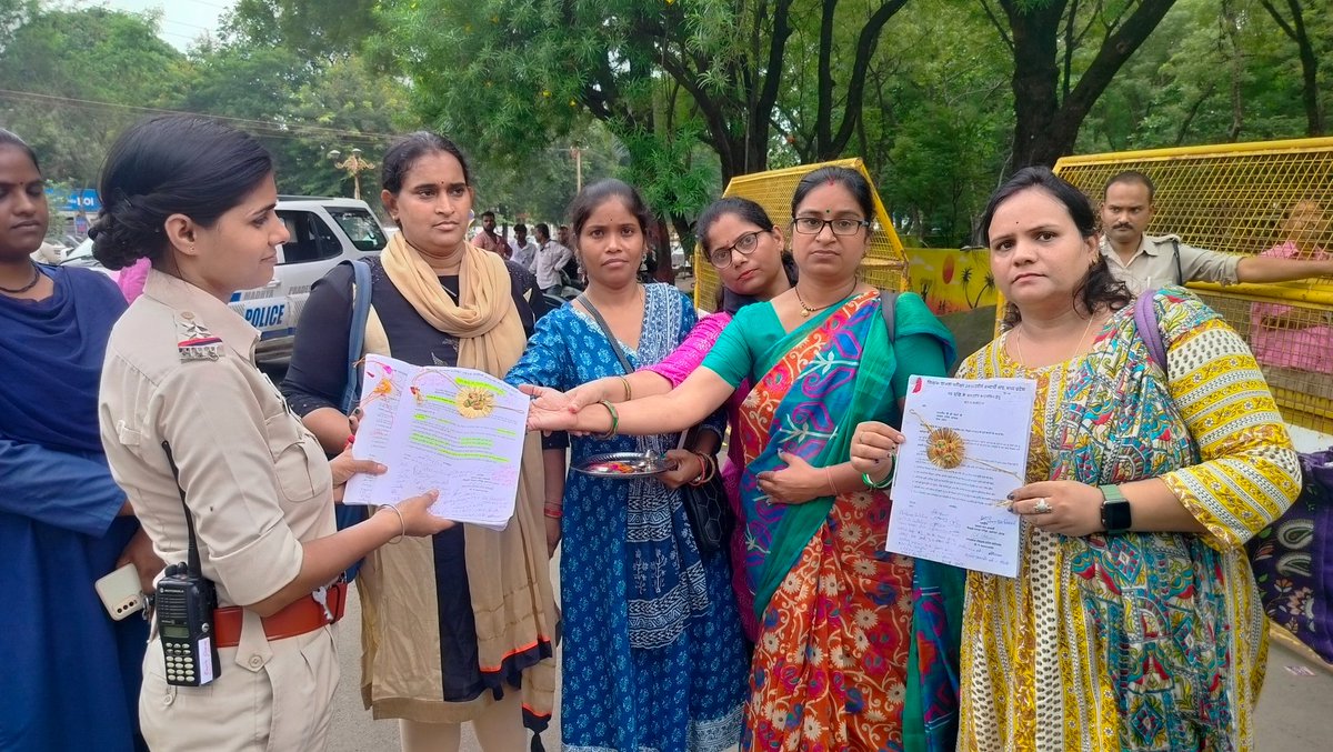 <a href="/ChouhanShivraj/">Shivraj Singh Chouhan</a> हम_भी_लाडली_बहना_है कैसी राखी मनाएंगे लाडले भईया mptet2018 भर्ती की उत्तीर्ण बहने आज खाली हाथ है आपके होते हुए उदास‌ है उच्च माध्यमिक और माध्यमिक के पदों में 3rd काउंसलिंग पद वृद्धि करके नियुक्ति पत्र प्रदान करें रक्षाबंधन से पहले,आपकी कृपा होगी।
<a href="/ChouhanShivraj/">Shivraj Singh Chouhan</a> <a href="/Indersinghsjp/">इन्दरसिंह परमार</a> @