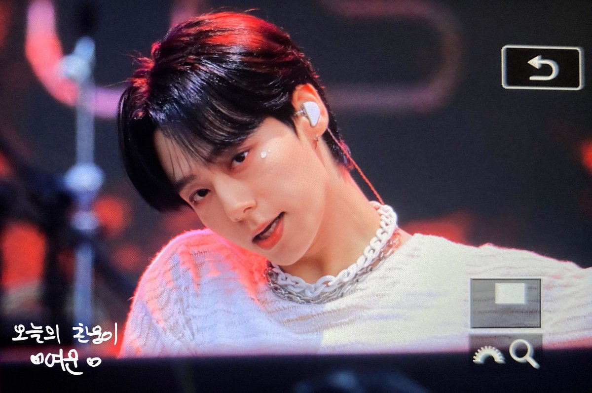 230811 #오늘의환웅이

얼굴미침 물대포보다 강력함

#원어스 #환웅 #ONEUS #HWANWOONG
