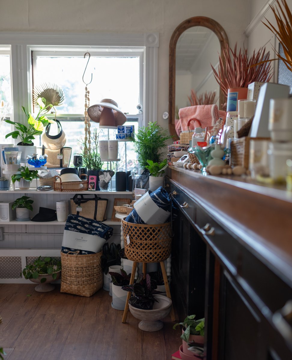 Support your local businesses ❤️ Check out <a href="/VisitMetroWest/">MetroWest Boston Visitors Bureau</a> for a variety of local shops 🛍️

💐 Blush Bouquets, Ashland, MA
📚 Aesop's Fable, Holliston, MA
🎨 Bird and Bear Collective, Holliston, MA
🌷 Fiori and Fern, Franklin, MA
📸 IG: magicinsalem