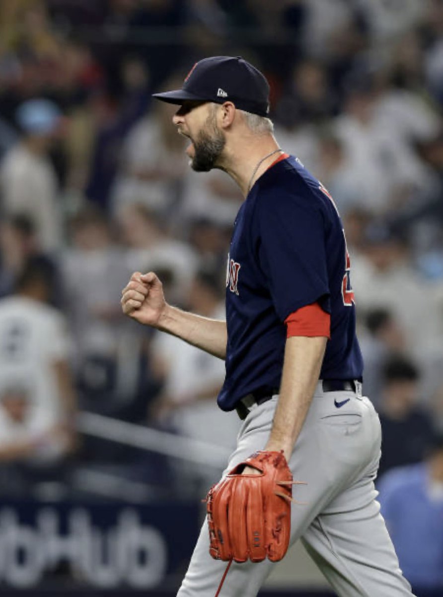 BallParkBuzz's tweet photo. Top MLB bullpen save percentages: 

1. Boston Red Sox: 76.7 %
2. Cincinnati Reds: 70%
2. Chicago Cubs: 70%
4. Los Angeles Dodgers: 69.7%
5 Houston Astros: 69.2%

Martin and Jansen have transformed the Sox pen into the most consistent unit in baseball. https://t.co/G1uEbdrKqq