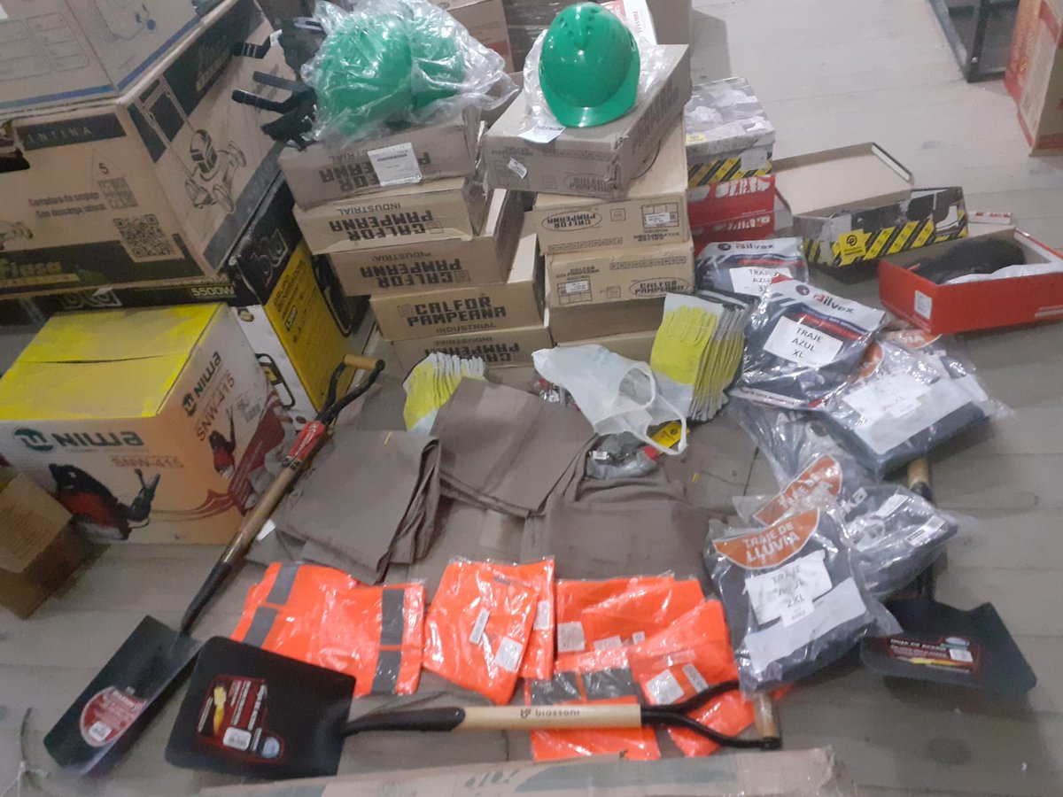 conarcoop's tweet image. En el marco de la Incubadora de Cooperativas de Reciclaje, proyecto que llevamos adelante junto a @INAESarg  y @cesoincuba, compartimos las herramientas y equipamiento que recibieron lxs compañerxs de #FURA, de Santa Elena, provincia de Entre Ríos
+ info: acortar.link/HFatdl