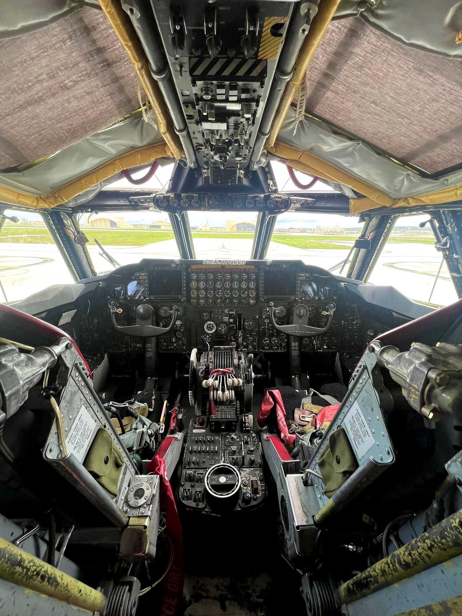 GinieSigonney's tweet photo. Quel est ce cockpit ? 😉
.
.
.
#aviation #aviationgeek #aviationphotography #aviationlovers #aviationlife #aviationdaily #vintage #pilot #pilolife
📷©️P.Demarly https://t.co/qmwaZAOwzB