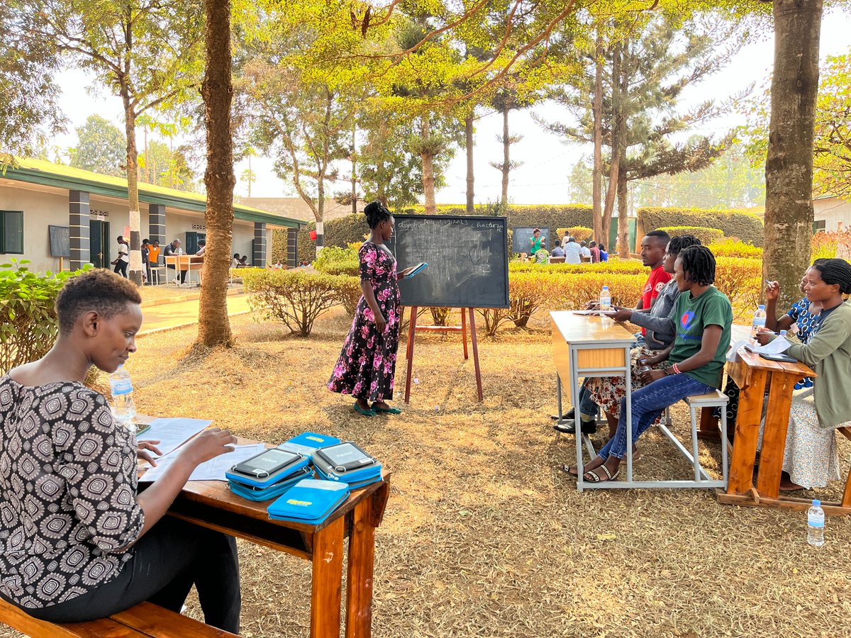 Today, every #teacher had the opportunity to practice the #RwandaEQUIP Four Big skills of effective teaching. They displayed techniques they will use to engage with their pupils while class leads provided feedback on how to deliver impactful lessons. More cutt.ly/fwfGkP5B