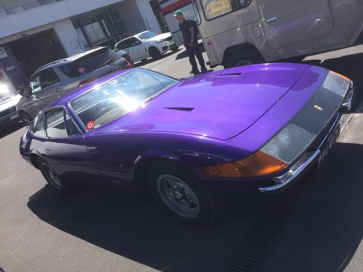 PieterBotman's tweet photo. Een en al patina. Ongerestaureerde #Ferrari Daytona in een hippe 70-ies couleur. Love it 😍. #OGP2023 #OldtimerGP https://t.co/GLuu2RNk2e