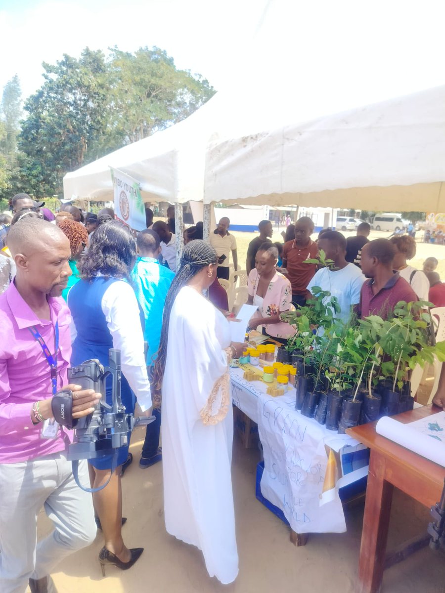 KadzoMramba's tweet photo. A very beautiful day that youth are celebrating a big day green skills for youth #IYD2023kilifi
@jilanishmat @idd_jembe @MbeyuSangah https://t.co/aZqT7MkYVV
