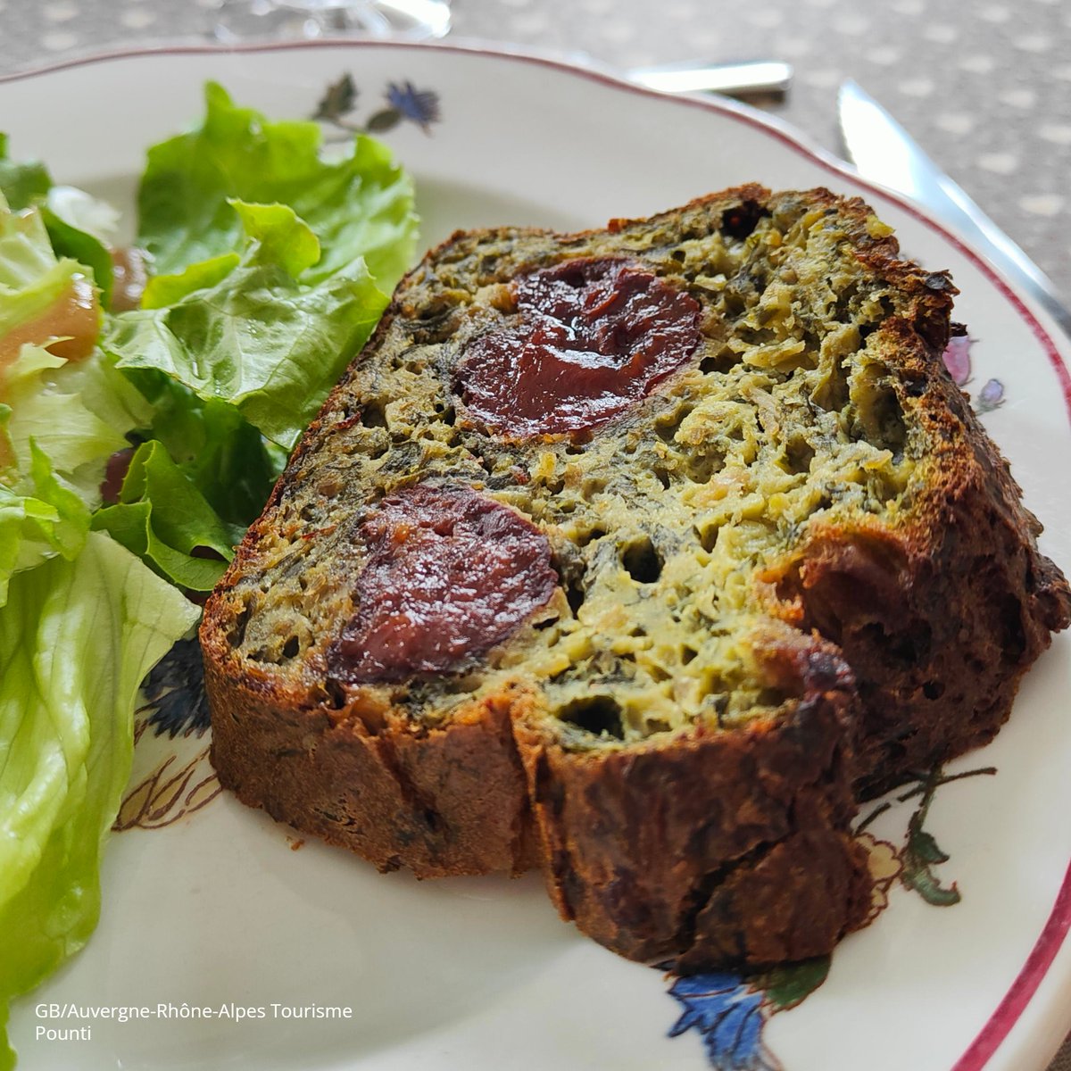 #LaPhotodu15 Connaissez-vous le pounti ? Cette spécialité du Cantal est un délice 😋 Découvrez la recette 👉pays-saint-flour.fr/sejour/visites…