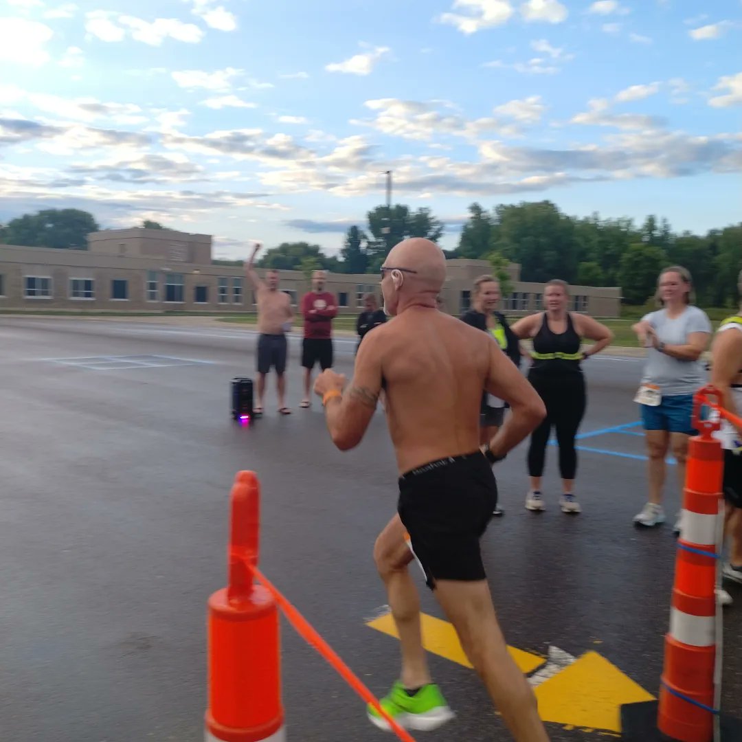BClub79346's tweet photo. Short runs on our a.m. run. Already on runner 4 #ragnar #ragnarrelaymn https://t.co/cYT7u2ym19