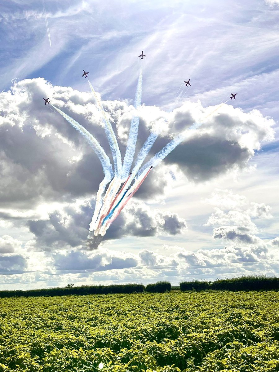 The tatties are looking  well, the sun is shining and the <a href="/rafredarrows/">Red Arrows</a> are putting on a display. Summer has finally arrived! ☀️🥔🚜