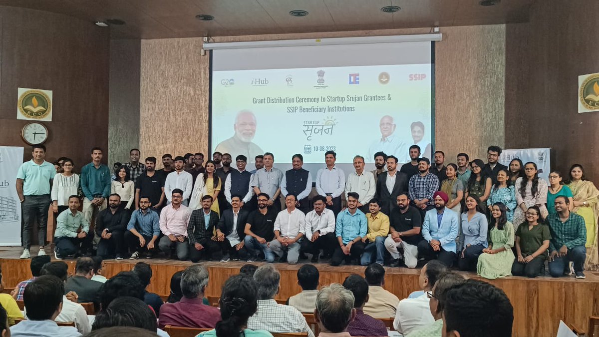 HClikk's tweet photo. 🚀 Exciting news! HardClikk bags 7.5L grant from iHub's Startup Srujan Grant! 🎉 Big thanks to Hirnmay Sir, CEO of i-Hub Gujarat. Special shoutout to Hon. Shri Rushikesh Patel, Education Minister of Gujarat. 🙏💼 Stay tuned for innovation! 🌟🚀 #HardClikkSuccess #Startups2023 https://t.co/97MexJVwUY