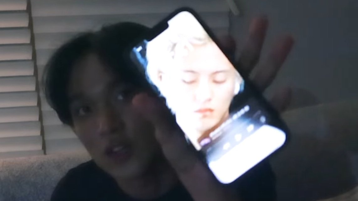 leehcmk's tweet photo. haechan really just loves mark so much 😭 https://t.co/icyrmBnqHq