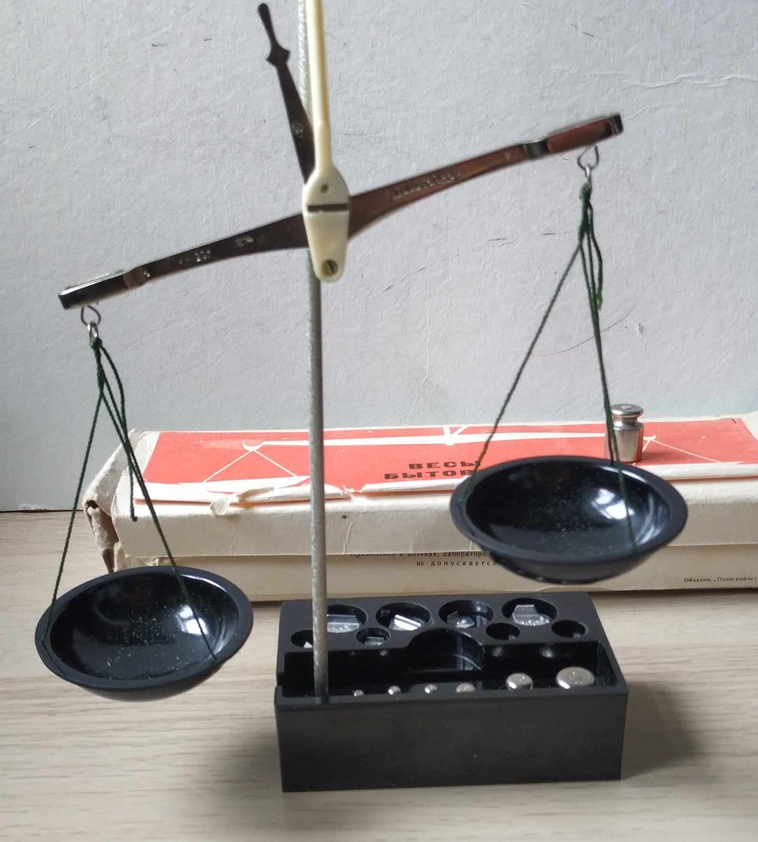 VintageSoviet's tweet photo. #Balance #Scales #vintage #household scales #Rustic #BalanceScale #SovietVintage #Weights, Scales in Box, #USSR, 1970s Rustic Home Decor
https://t.co/qrVRjqgzob https://t.co/c7dZP2gYjM