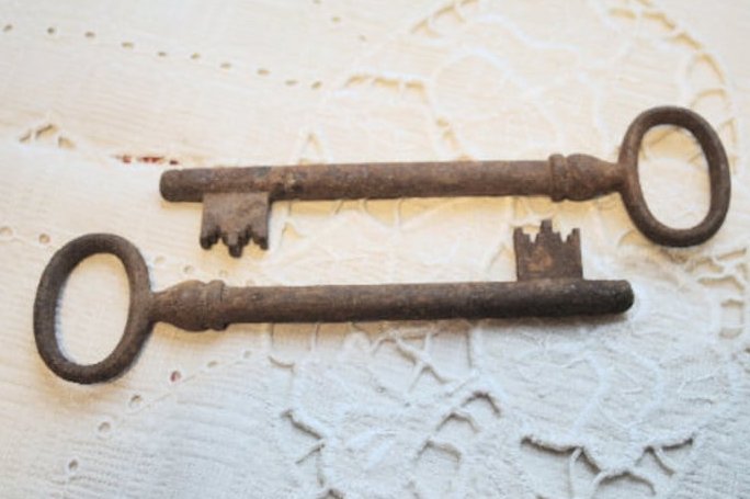 VintageSoviet's tweet photo. #Rusty #metal #Keys #Set of 2 #rustic #decor #oldkeys #SkeletonKeys #vintagekey #steampunk #craftsupplies #wedding #supplies
https://t.co/21KzfrAtpc https://t.co/04l5L9dzEy