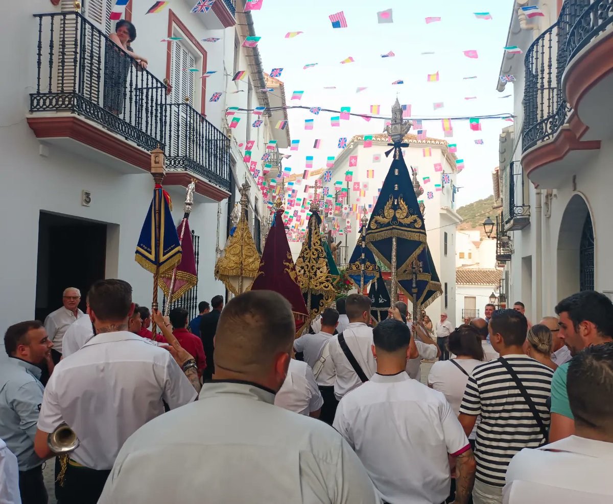 BctEncarnacion's tweet photo. Hoy hemos nuestros músicos, con los amigos de @BCT_veracruz en la salida de sus puertas abiertas celebradas hoy, #40deveracruz 💚

Desde estas líneas agradecemos el trato recibido y el rato que hemos compartido, los más de 250 músicos de distintas formaciones en la tarde de hoy. https://t.co/nDnJk0ped9