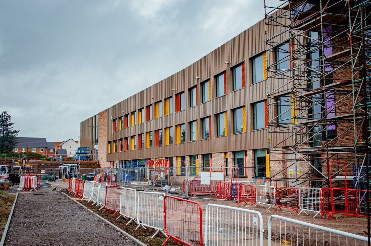 kierconstruct's tweet image. 🕔 Countdown to completion

Work is progressing well at Winterstoke Hundred Academy where we are delivering a £30.5m, net zero carbon in operation school expansion. Completing in 2023.

Read more here: kier.co.uk/our-projects/w…

#SCFvalues @NorthSomersetC  @Cabotfederation