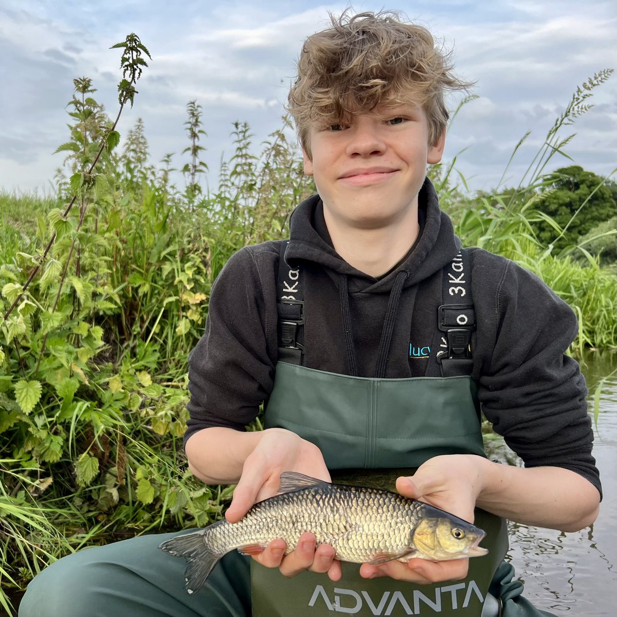 fishingfamilyuk's tweet photo. One of the little chub that Cosmo caught before the big ones moved in!
#takeyourkidsfishing #makeitfun
#fishing #chub #stickfloat #river #fishingfamily #fishinglife #fishingkids https://t.co/UpCFfQKw3h