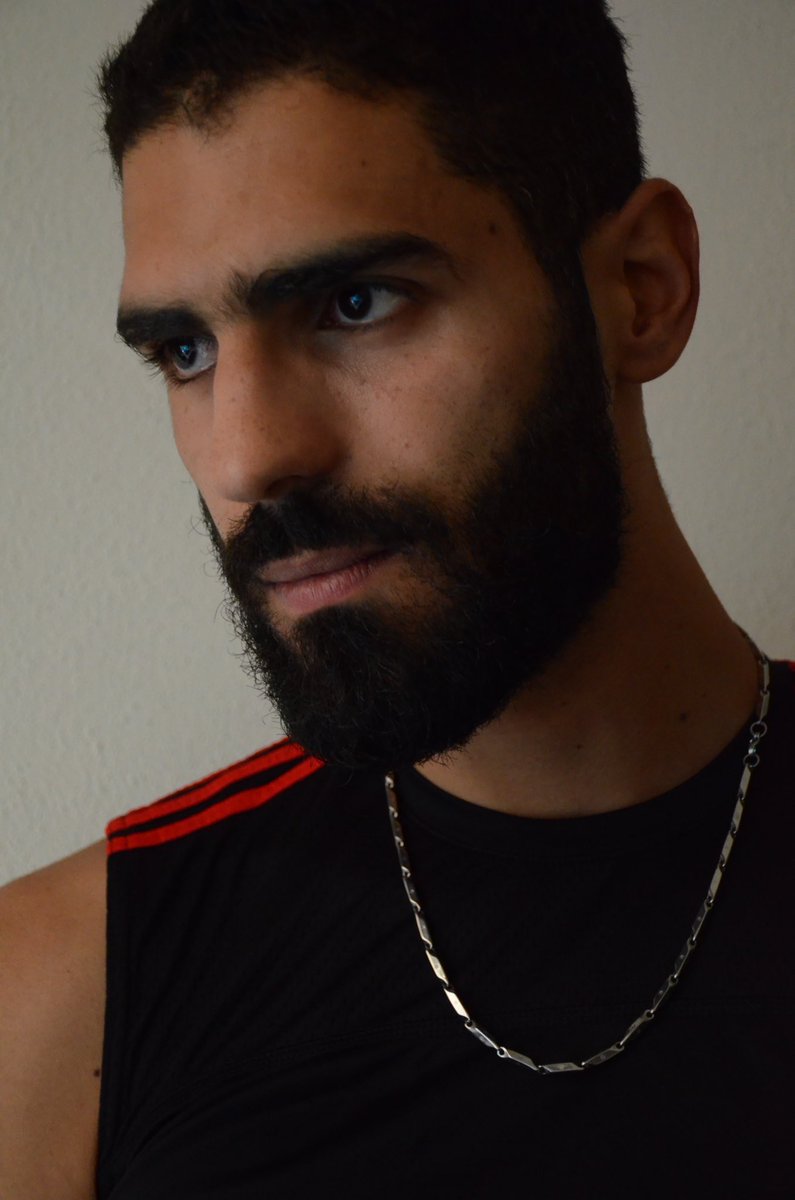 KarimHyde_'s tweet photo. Necesito un barber ya https://t.co/JFcaFhekXu