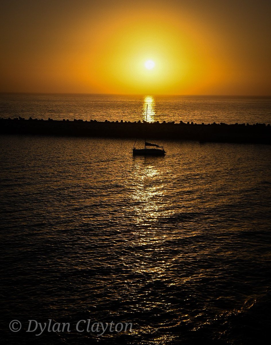 elbyard24's tweet photo. An #ericiera sunset #Portugal https://t.co/z3BARuD9qQ