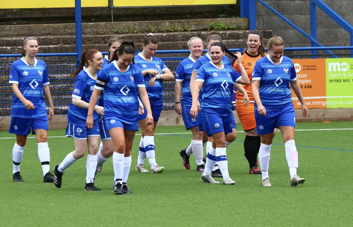 eccleshallfcw's tweet photo. - We are in this together! 💙🦅
(📸 Simon Moore)
#together #togetherness #wearetogether #inthistogether #wereinthistogether #team #teamspirit #wereateam #eccleshallfcwomen #eagles https://t.co/YDvCZfZNfn
