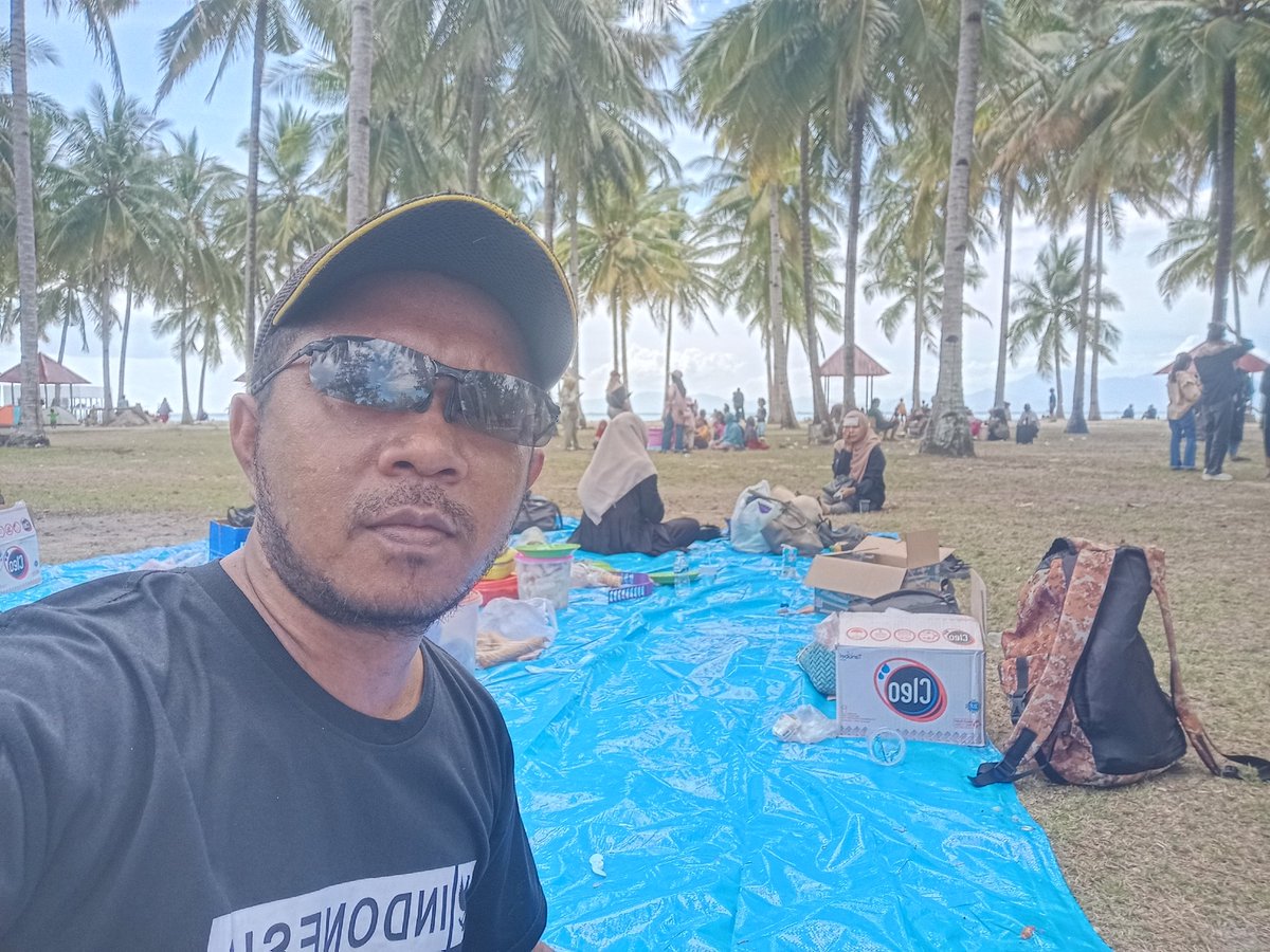 #DesaWisataNusantara

<a href="/jokowi/">Joko Widodo</a> 
<a href="/halimiskandarnu/">ABDUL HALIM ISKANDAR</a>
@Kemendespdtt
<a href="/malik_haramain/">malikharamain</a>
<a href="/imansyukri/">Iman Sukri</a>
<a href="/taufikmadjid71/">IG : taufik.madjid</a>
@yusradaridesa 
<a href="/azzameldzikrie/">#SantriIndonesia</a> 
<a href="/tppkemendes/">TPP KEMENDES</a>
<a href="/P3mdMuna/">P3MD MUNA SULTRA</a>