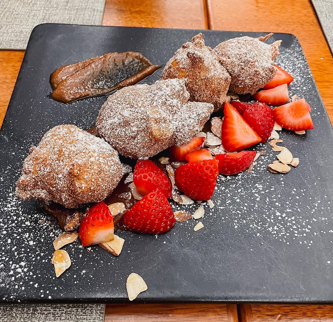 For a truly exceptional fine dining affair, look no further than @mahjongsbychefmike omakase-style dinner.

📷: <a href="/vylovestoeat/">Vy S</a>