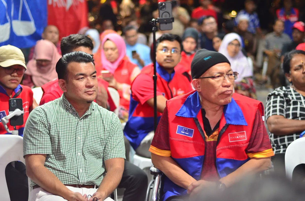 anfaalsaari's tweet photo. 10 Ogos 2023 - Ceramah kelompok perpaduan DUN Taman Templer di Lembah Mutiara. Terima kasih YB @fahmi_fadzil dan YB @MohdSanyHamzan di atas kehadiran.

#Anfaal4Templer 
#KitaSelangor 
#ArusMerahKuning 
#PerpaduanSelangor 
#MalaysiaMADANI 
#PerpaduanREADY 
#RahmahUntukTempler https://t.co/bdDvlKx0uB