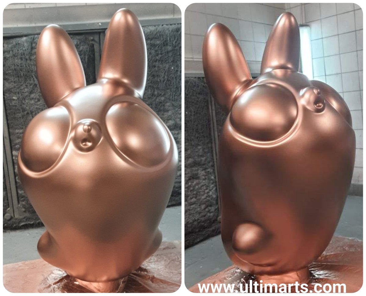 ultimarts's tweet image. Ma création 3d est en cabine. &quot;Lapinoo&quot; hauteur 65cm. Réalisés en collaboration avec La BadCave pour l´impression 3d et mon collègue Jérémie pour la finition peinture et vernis. Merci à eux.😉
#ultimarts #magicaCSG #design3d  #print3d #designtoys #sculpture3D