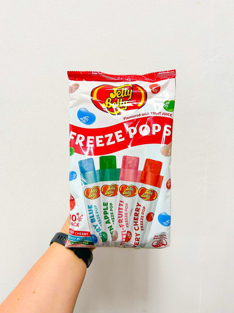 sweetplanet_pl's tweet photo. Pamiętacie lody „pałeczki” z dzieciństwa? 🥹 Możecie kupić ich nowoczesne wersje Jelly Belly, Barbie i… Peppa Pig (XD) na naszej stronie! 🤩 https://t.co/ECW8SYqZWe https://t.co/38MMGdapVI