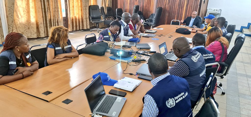 OMSRDCONGO's tweet photo. @DrBoureima, Représentant @OMSRDCONGO a conclu sa visite à Kisangani, #Tshopo 🇨🇩 où l'équipe de l'OMS est engagée dans une réponse robuste pour soutenir la province avec des moyens d'atténuer les souffrances des déplacés, ainsi que les autres priorités sanitaires de de la Tshopo https://t.co/DhKCW2t3jk