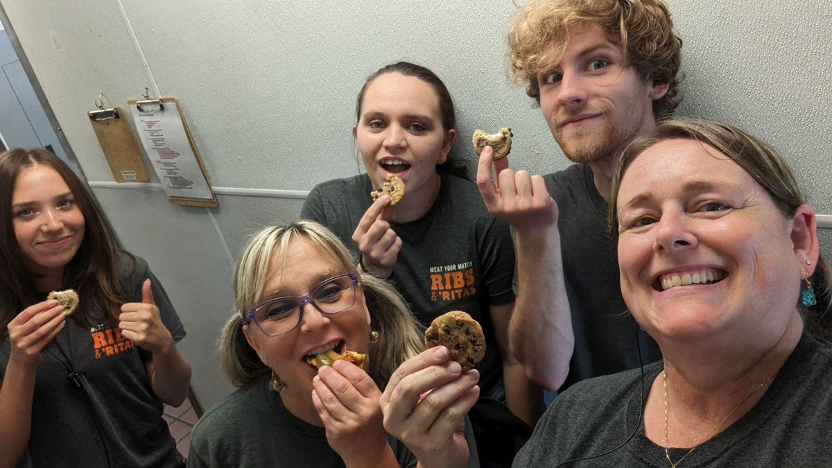 Rachel Borgman (@rachelborgman2) on Twitter photo #MoutainHomePepperPalace #chilislove Culture Matters ❣️ Chocolate chip cookie day😋 <a href="/StephanieOdom76/">Stephanie Odom</a> <a href="/taryn_mahaffey/">Taryn Mahaffey</a> <a href="/neufeldjosh1/">Josh Neufeld</a> #MoutainHomePepperPalace #chilislove Culture Matters ❣️ Chocolate chip cookie day😋 <a href="/StephanieOdom76/">Stephanie Odom</a> <a href="/taryn_mahaffey/">Taryn Mahaffey</a> <a href="/neufeldjosh1/">Josh Neufeld</a>