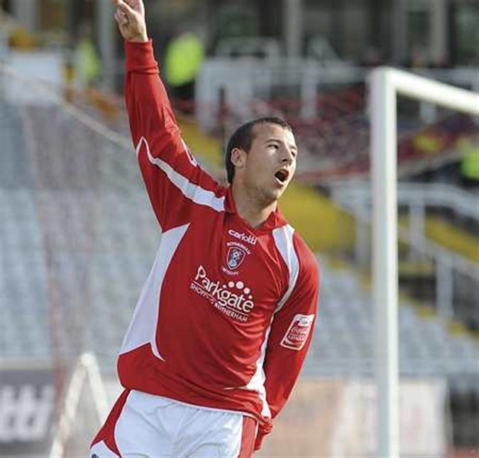 NTStats's tweet image. On this day in 2009 📅

Adam Le Fondre signed for Rotherham United 🔴

In 93 league games, he scored 5️⃣2️⃣ goals for the Millers. 

#RUFC | @A1F1E9