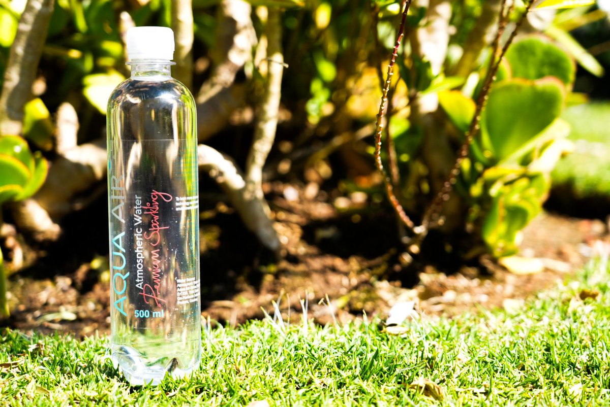 Aqua_Air_Africa's tweet photo. Enjoy your weekend with our new sparkling range. 
Order now!
.
.
.
#aquaair #Tastetheair #sparklingwater #tasteofinspiration #PureAndNaturalTaste #takealot #runningwithsoleac https://t.co/CY4vQqMpYx