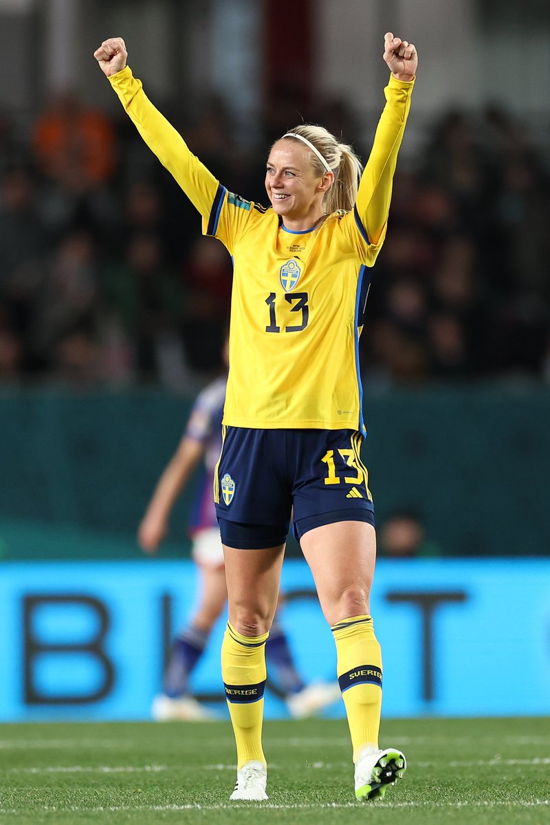 ArsenalWFC's tweet photo. Four goals, Amanda? Four? That’s insane. https://t.co/fuswcrFi7M
