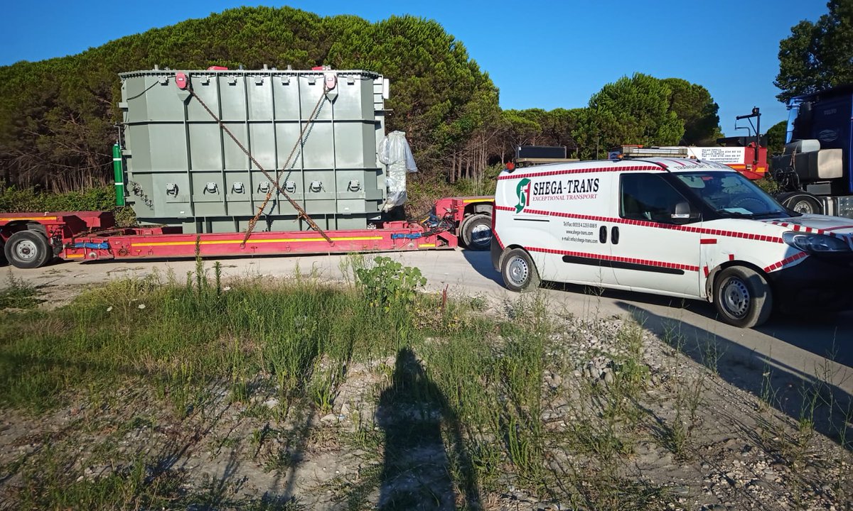 ShaShega's tweet photo. Exceptional transports require a technical escort by authorized and trained personnel. A technical escort is a road safety service.
#shegatrans #international #transportt #oversizeload #technicalescort #cargo #Loading #ExceptionalService #road #successfully #bestcompany https://t.co/T6opalqtgq