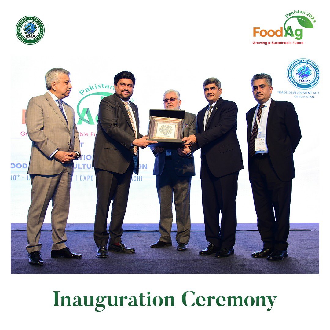 official_tdap's tweet photo. The grand inauguration ceremony took place at the Expo Center in Karachi where Mr. Kamran Tessori, Governor of Sindh, Muhammad Sualeh Ahmad Faruqui, Federal Secretary for Commerce, Mr. Muhammad Zubair Motiwala, Chief Executive TDAP and Dr. Fareed Iqbal Qureshi, Secretary TDAP, welcomed the delegates and invited them to explore the diverse perspectives of food and agriculture sector. 

@mincompk @GovtofPakistan 

#FoodAg2023 #TDAP #GrowingASustainableFuture #Day 1