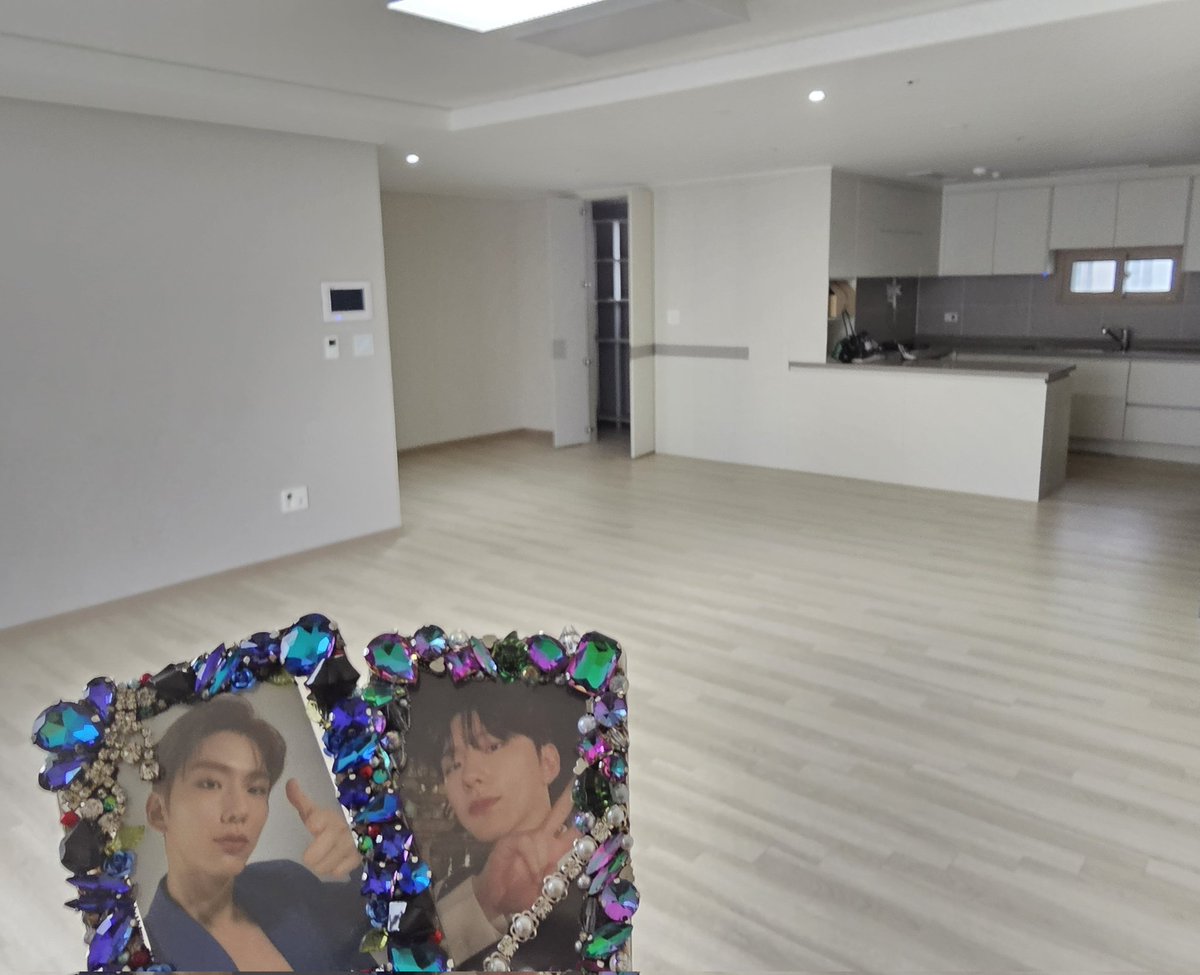 최애 덕에 33평 아파트 청약 당첨된 썰 푼다!!!
제 사랑 몬스타엑스 유기현씨가 청약홈 앱깔고 수시로 보라고 해서 걍 했는디요?
왠걸? 당첨ㅋ
성공했습니다.
햄떤남자 덕분에 의식주 중 하나를 해결하게 되어 오늘 저녁에 포토북 rt이벤트 올릴게요. 커밍쑨