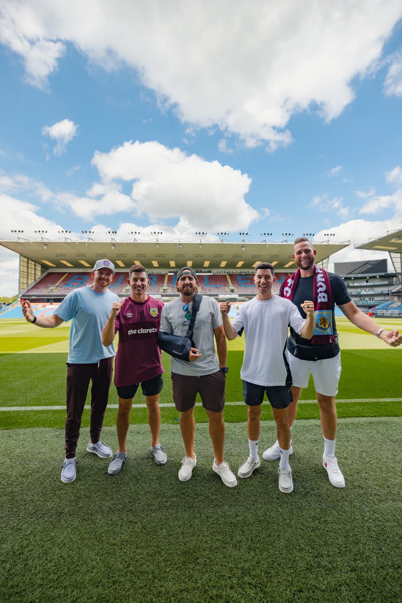 DudePerfect's tweet photo. Match day in Burnley! Let’s get it! #UTC https://t.co/0bnJ00ZVW0