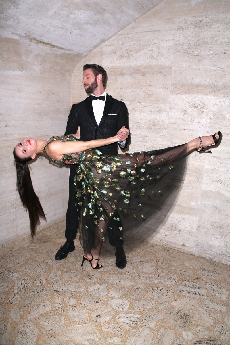 Hübsche Idee: Triff Dein Kindheitsidol. Jetzt hat das Vail Dance Festival ein Treffen von ABT-Principal James Whiteside und Scholar-In-Residence Spencer Lenain als Podcast veröffentlicht. #356 conversationsondancepod.com – Bild: Whiteside und  Isabella Boylston 2019  ©Imago/Zuma Wire