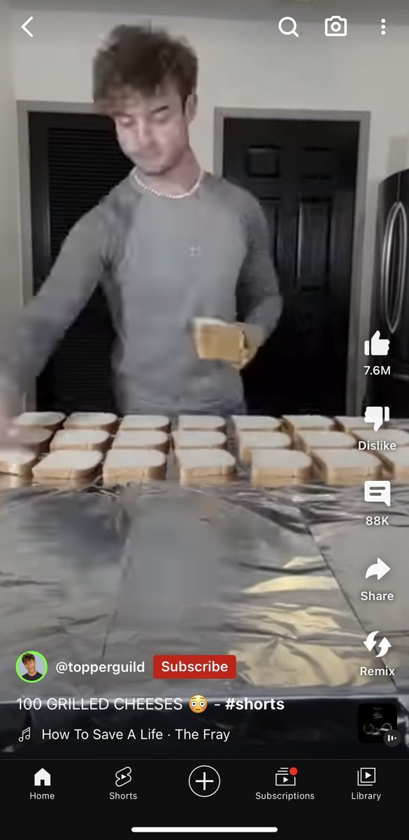 sowmya_alg's tweet photo. I’m sure many of you guys must have come across this guy in Instagram and YouTube who wastes food. He has learnt his lesson and finally stopped wasting food. When are you gonna stop wasting food?
#foodokwasteyaake #stopwastingfood https://t.co/ZqpsA12dft