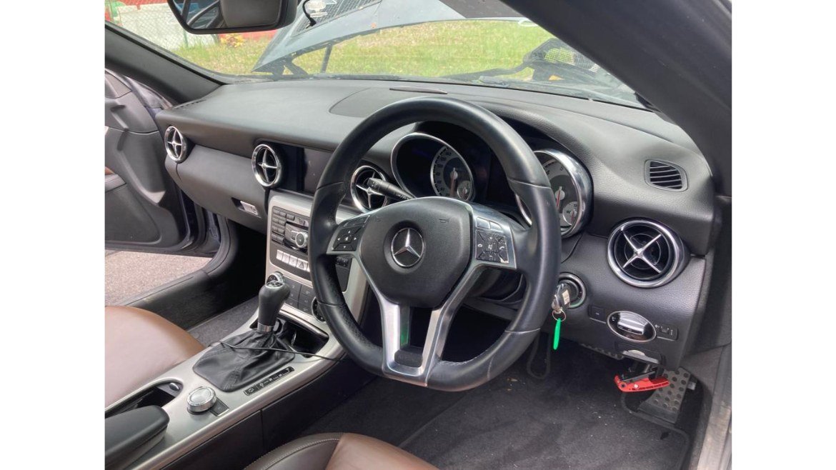 propelauto's tweet photo. #JustIn Mercedes R172 SLK200 car arrived at #PropelAutoScrapYard
Grabbers!! Come n Grab spares at #5WoodlandsWalk
#R172 #SLK200Spares #SLKGlassRoof #AMGSportrims #W172SpareParts #SLKRooflamp #SLKIdrive #IdriveController #GenuineParts #ScrapCar #Singapore #COECar #SG #Mercedes https://t.co/8WrwSJc6E5