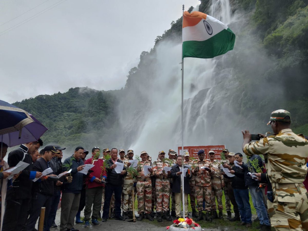 diprotawang's tweet photo. Collection of metti from Veerbhumi #JaswantGarh under culmination programme of #AzadiKaAmritMahotsav. The brave son of Maa Baharti Jaswant Singh Rawat,MVC made supreme sacrifice here protecting motherland from the chinese intruders in 1962. https://t.co/7Njt87pyte