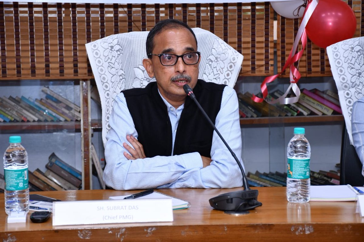 cpmgnortheast's tweet photo. Today Heads of the Divisions Meeting for NE Postal Circle is held at CO Shillong. Sh. Subrat Das, Chief PMG chaired the meeting. Present were Sh..Som Kamei, PMG, NE-2, Sh. Joseph L., PMG, NE-1, Dr. P.K. Sarswat, DPS,HQ and Superintendents &amp; Officers.@IndiaPostOffice https://t.co/maPDeSKmhD