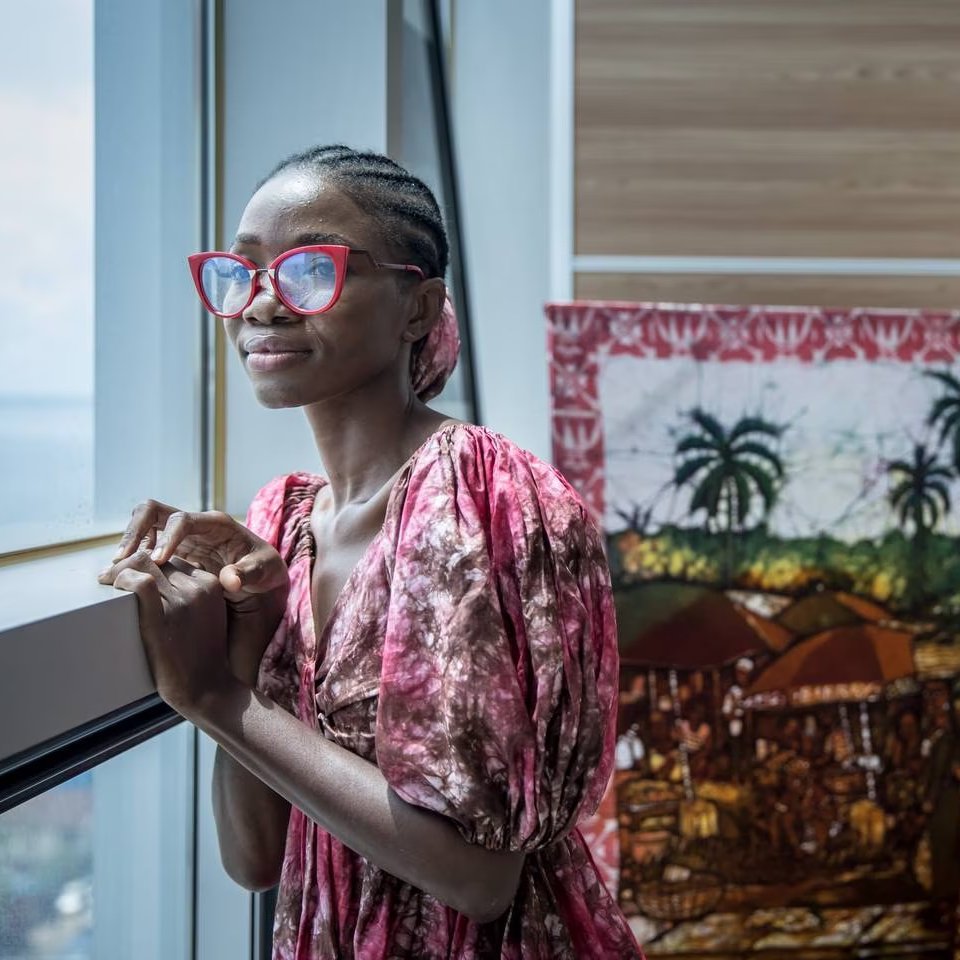 so_income's tweet photo. We are so proud of our team member Mabel (@IronnSky) from Sierra Leone. Her far-reaching engagement outside of Social Income just got featured in the The Irish Times. Well done!π
πΈ Sally Hayden
π° https://t.co/Jaod31fnYw
#SierraLeone #Freetown #solidarity #art #SocialIncome https://t.co/lOjJfTkNO0